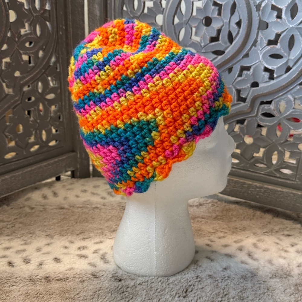 NWT! Whimsical rainbow beanie hat OS scalloped colorful knit girlhoodcore winter - Picture 5 of 8